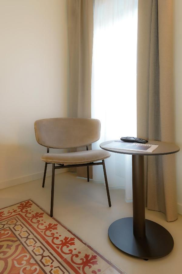 Bergamo Inn 21 Ngoại thất bức ảnh A chair