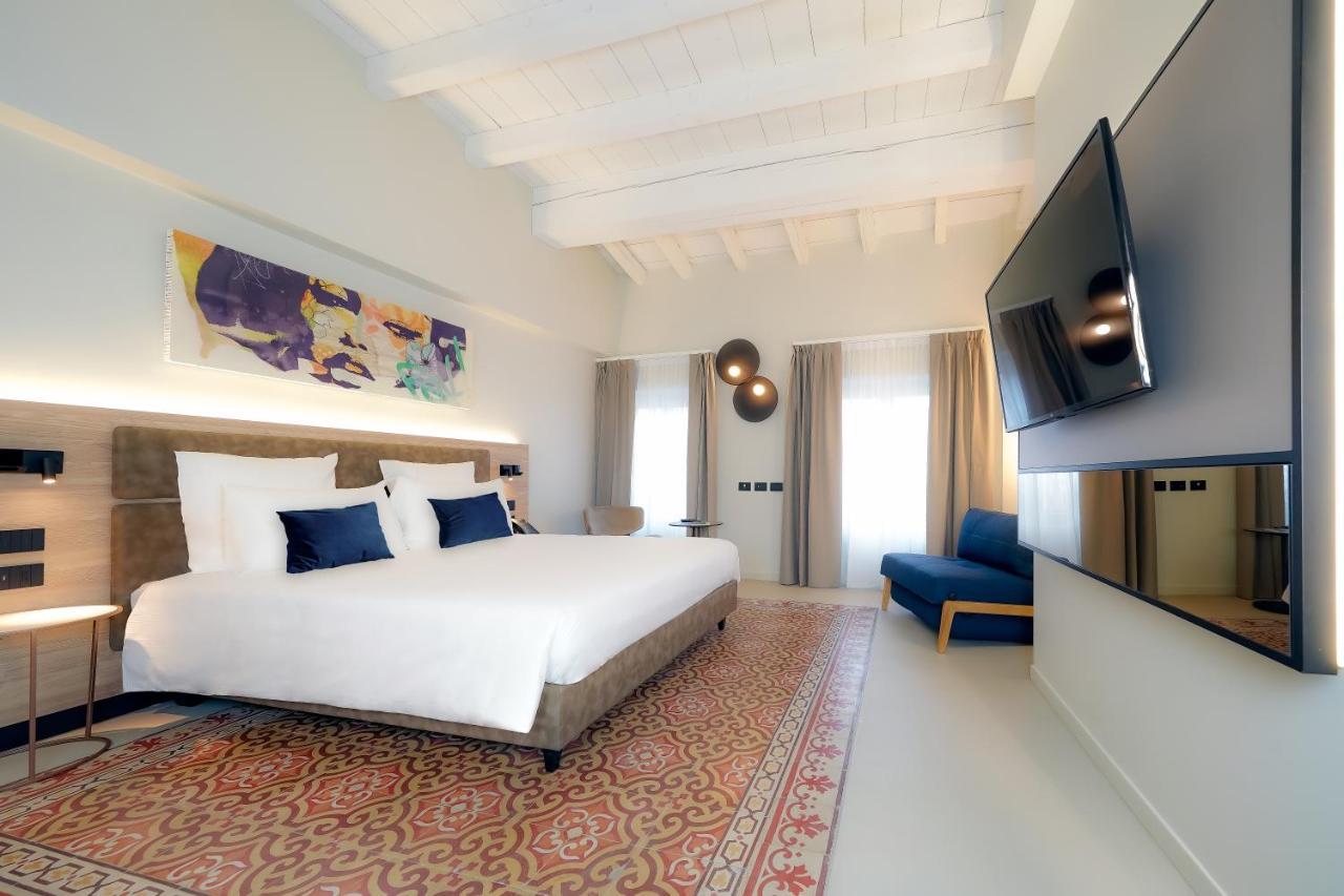 Bergamo Inn 21 Ngoại thất bức ảnh Deluxe Room